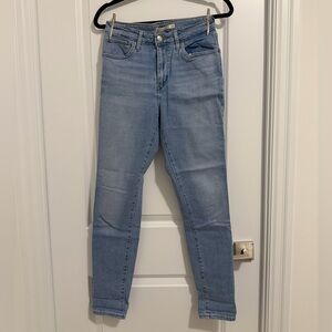 Levi's Women's Light Blue Skinny Jeans